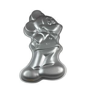 Vintage NWT 70's Wilton Disney Mickey Mouse Aluminum Cake Pan Includes Booklet